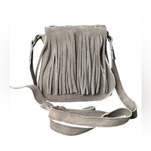 𝅺MINNETONKA Suede Fringe Crossbody Bag